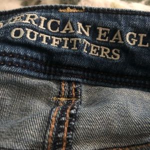 American Eagle Womens size 8 distressed jeans